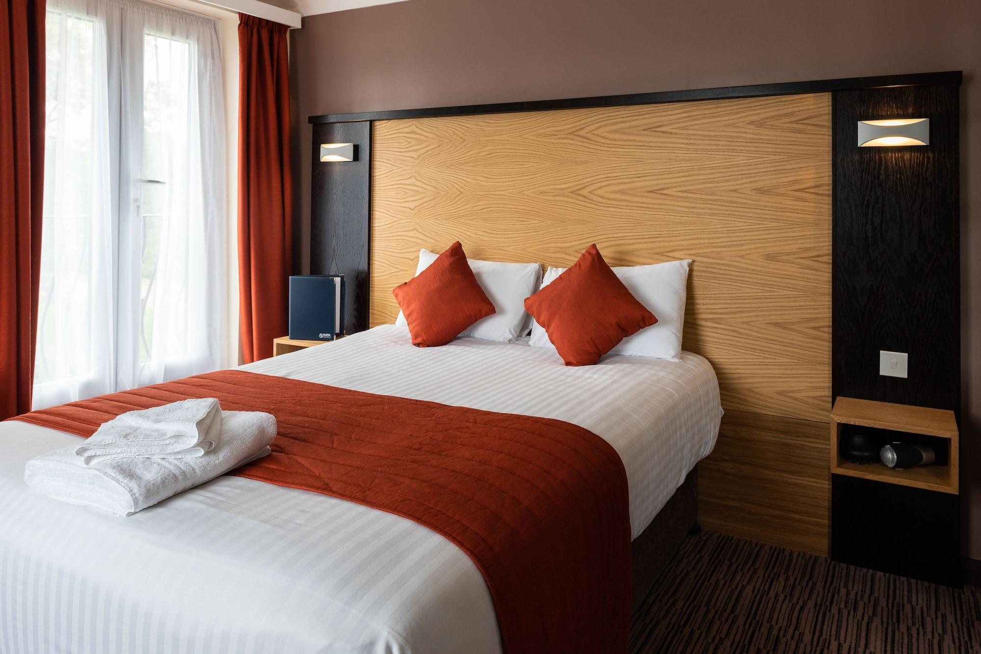 Dragonfly Hotel Питерборо Екстериор снимка